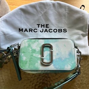 Marc Jacobs the snapshot crossbody purse originally price $325.00 Like New!